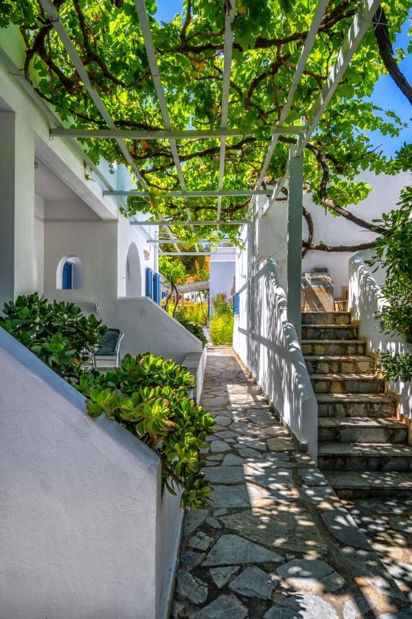 Coralli Seaside Resort Livadakia Extérieur photo
